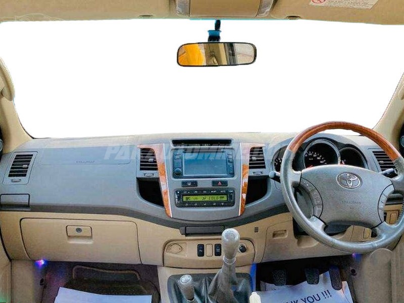 Toyota Fortuner 1st Generation (Local) Toyota Fortuner 1st Generation (Local)