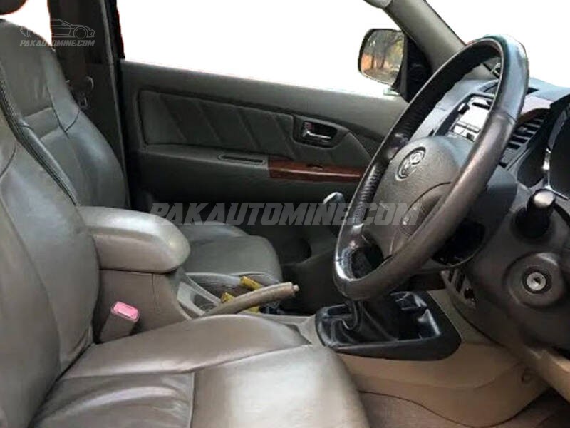 Toyota Fortuner 1st Generation (Local) Toyota Fortuner 1st Generation (Local)