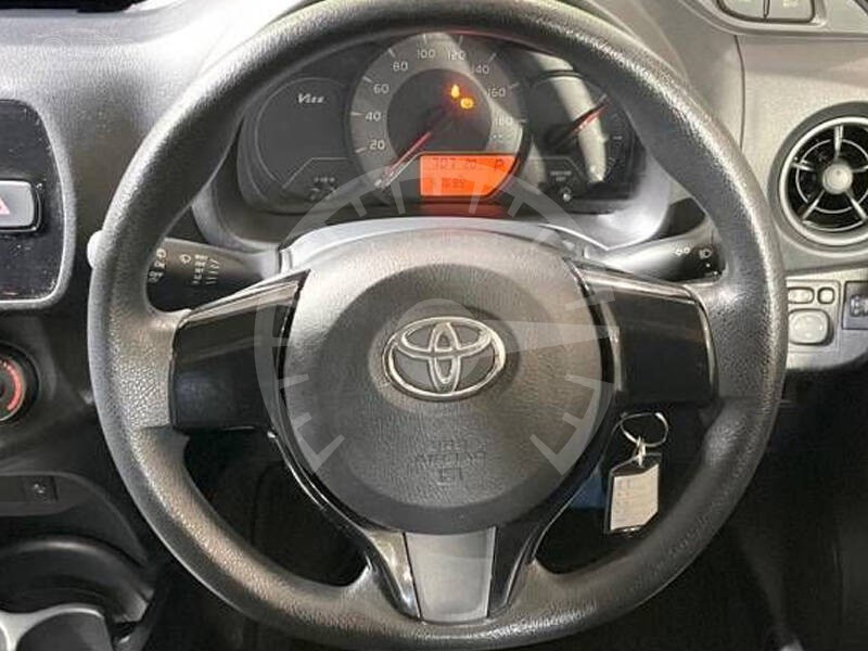 Toyota Vitz 3rd (XP130) Generation (2nd Facelift) F 1.3 Toyota Vitz 3rd (XP130) Generation (2nd Facelift) F 1.3